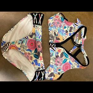 Women’s bikini. Size M